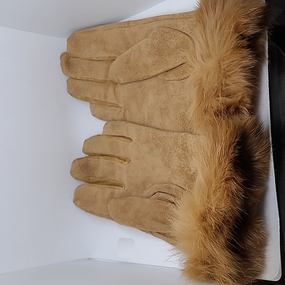 None Accessories Vintage 9s Womens Tan Suede Gloves Faux Fur Trim